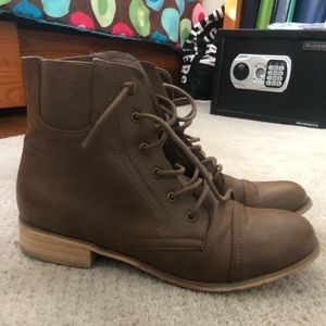 Urban Outfitters BDG Brown Boots